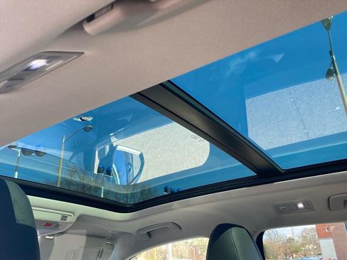 Used 2022 Volkswagen Taos SE image 15