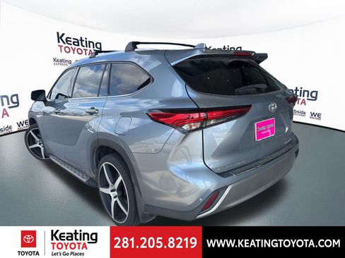 Used 2021 Toyota Highlander Platinum image 5