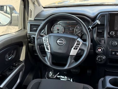 Used 2023 Nissan Titan SV image 17
