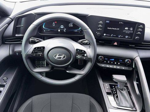 New 2026 Hyundai Elantra SEL Sport FWD image 17