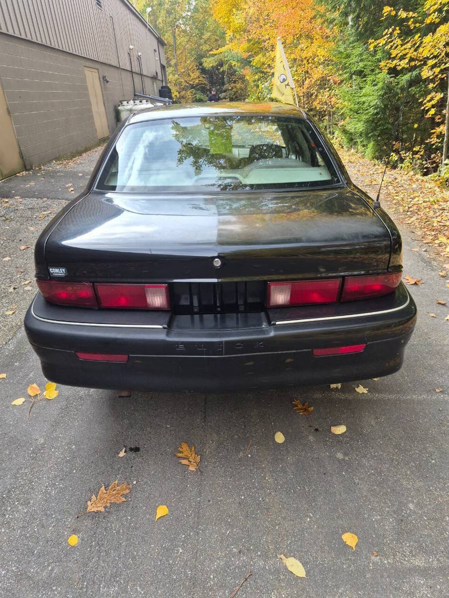Used 1996 Buick Skylark Custom FWD image 4