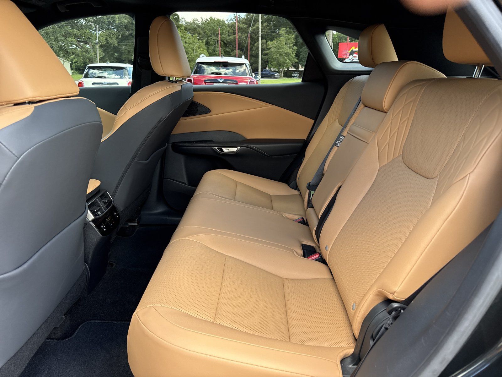 Used 2025 Lexus RX 350 Premium w/ Accessory Package (K3) FWD image 10