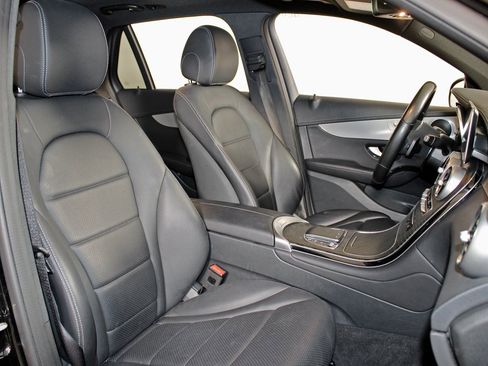 Certified 2022 Mercedes-Benz GLC 300 4MATIC image 32