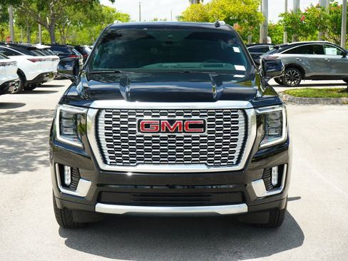 Used 2024 GMC Yukon Denali w/ Advanced Technology Package AWD/4WD image 2