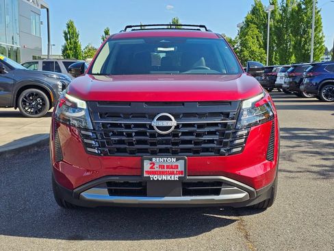 New 2026 Nissan Pathfinder SL w/ SL Premium Package AWD/4WD image 2