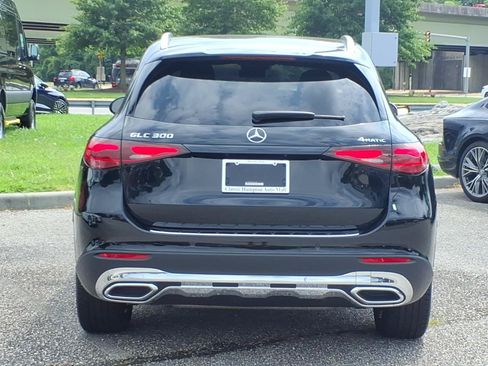 Used 2025 Mercedes-Benz GLC 300 4MATIC image 9