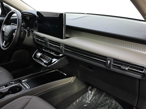Used 2026 Lincoln Corsair Premiere AWD/4WD image 15