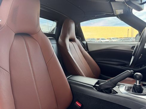 Used 2023 MAZDA MX-5 Miata Grand Touring w/ Appearance Package image 31