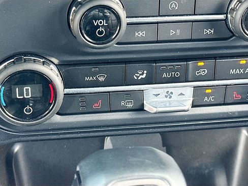 Used 2023 Ford Bronco Black Diamond AWD/4WD image 20