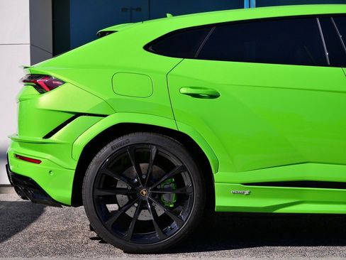 Used 2023 Lamborghini Urus S image 12