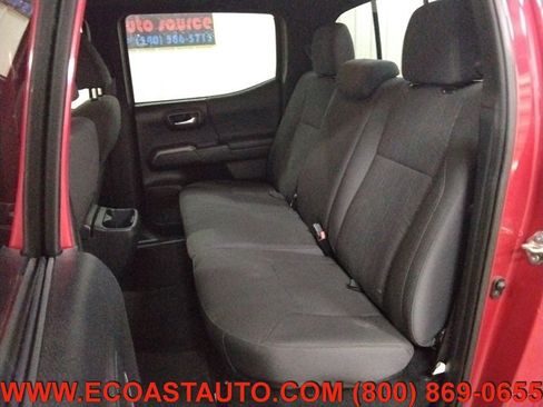 Used 2017 Toyota Tacoma TRD Off-Road w/ Premium & Technology Package AWD/4WD image 12