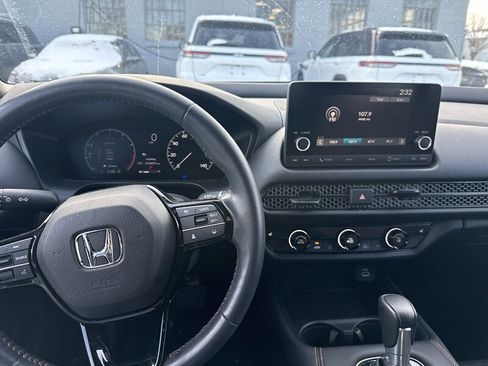 Used 2023 Honda HR-V Sport image 10