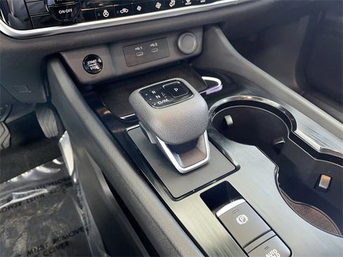 Certified 2024 Nissan Rogue SL image 30