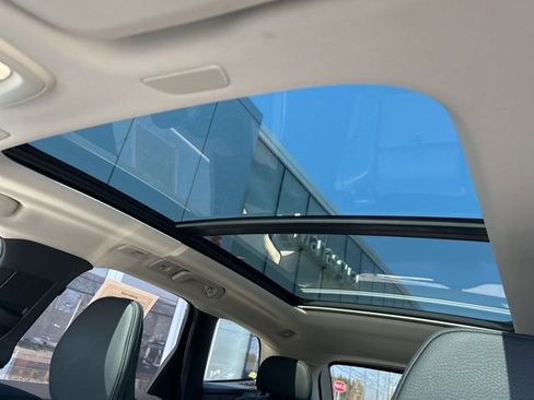 Certified 2025 Volvo XC60 B5 Plus AWD/4WD image 27