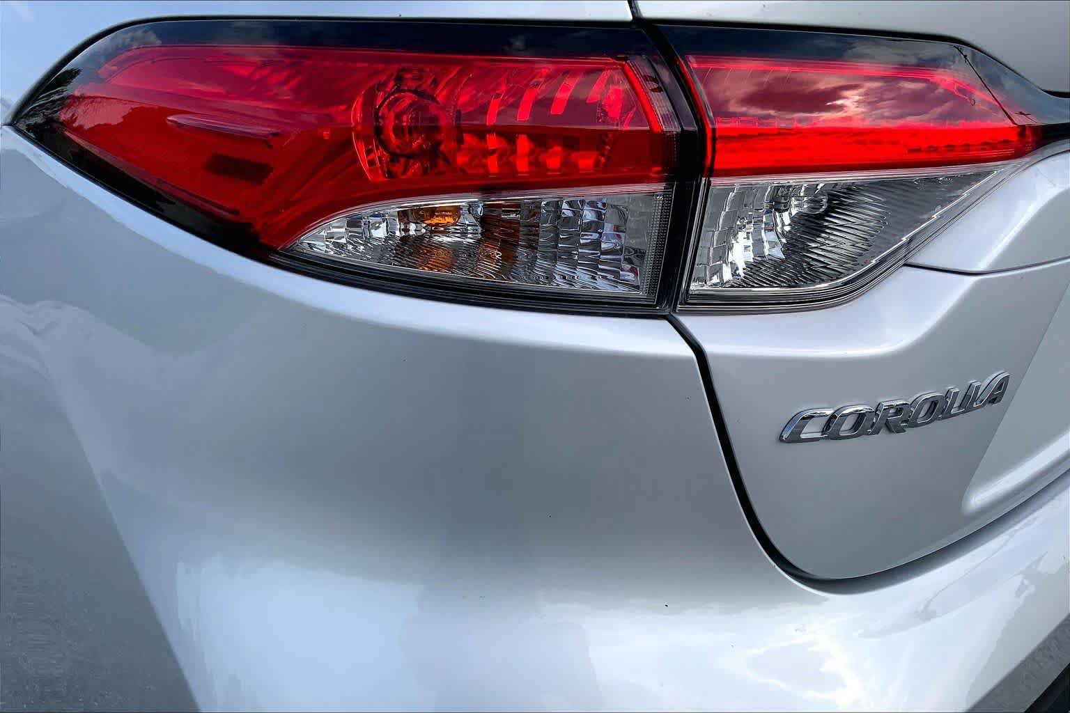 Used 2024 Toyota Corolla LE FWD image 28