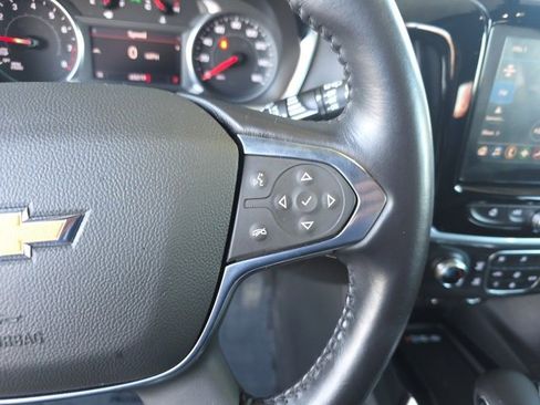 Used 2022 Chevrolet Traverse LT image 28
