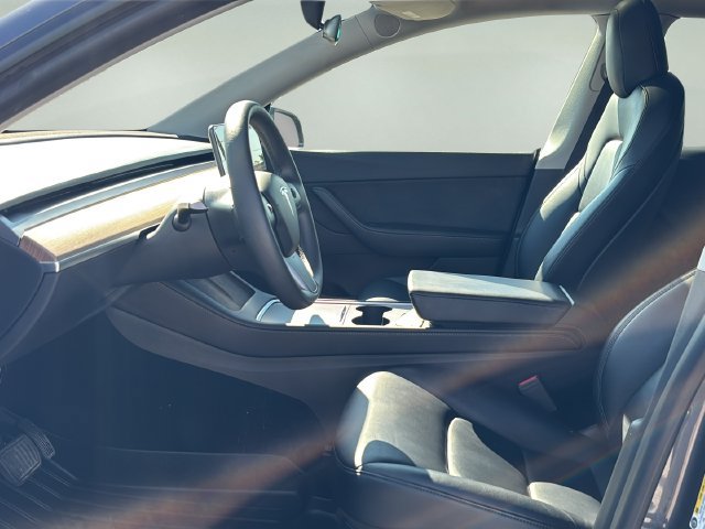 Used 2022 Tesla Model Y Long Range AWD/4WD image 21