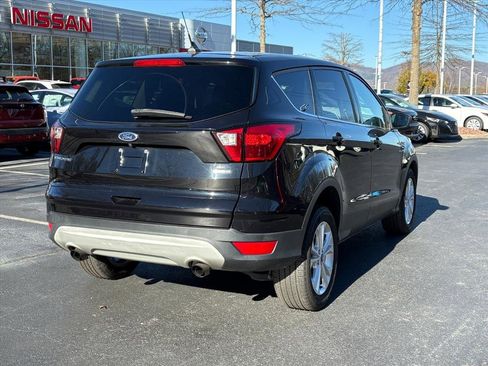 Used 2019 Ford Escape SE image 7