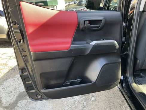 Used 2021 Toyota Tacoma SR5 image 33