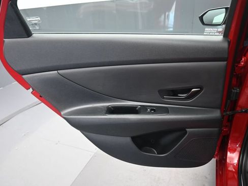 Used 2025 Hyundai Elantra Sport FWD image 30