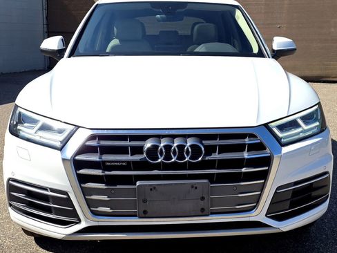 Used 2018 Audi Q5 2.0T Premium Plus w/ Premium Plus Package AWD/4WD image 3