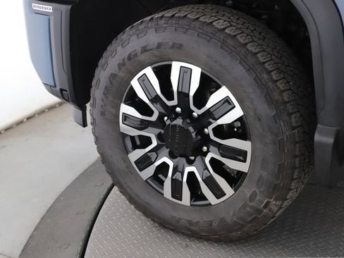 Used 2026 GMC Sierra 2500 Denali Ultimate w/ LPO, GMC Protection Package AWD/4WD image 13