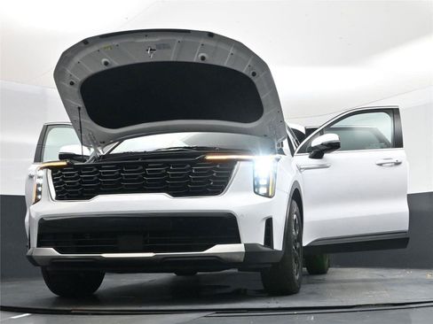 Used 2025 Kia Sorento S image 22