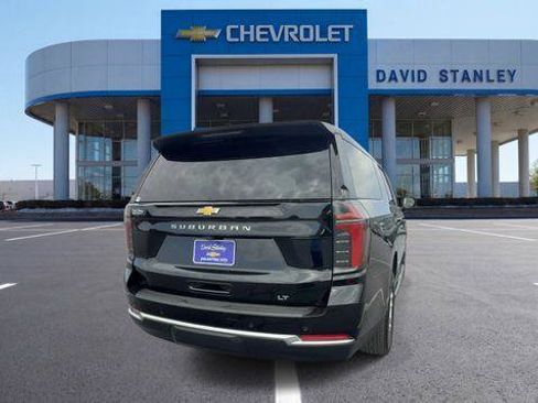 Used 2025 Chevrolet Suburban LT AWD/4WD image 7