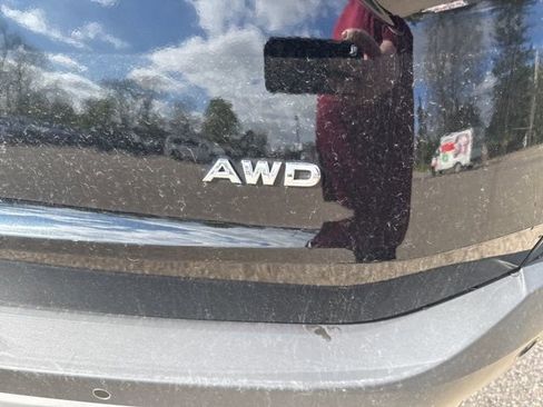 Used 2023 Nissan Rogue S image 5