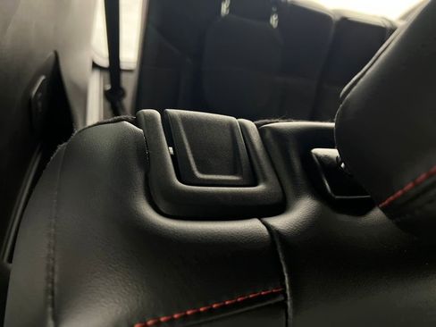 Used 2025 Ford Explorer ST-Line w/ ST-Line Street Pack image 20