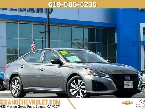 Used 2025 Nissan Altima 2.5 S FWD image 1