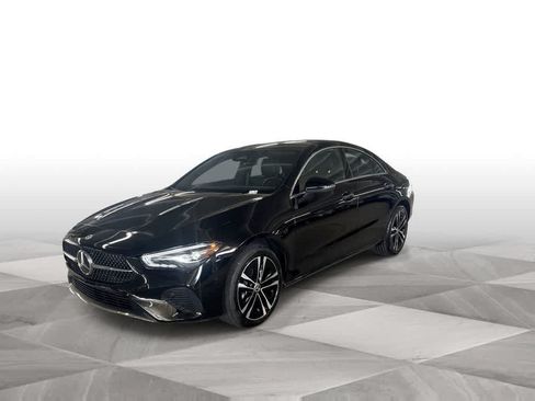 Used 2025 Mercedes-Benz CLA 250 image 4