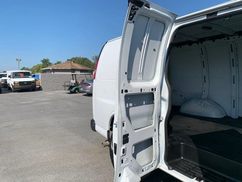 Used 2018 Chevrolet Express 2500 w/ Driver Convenience Package RWD image 25