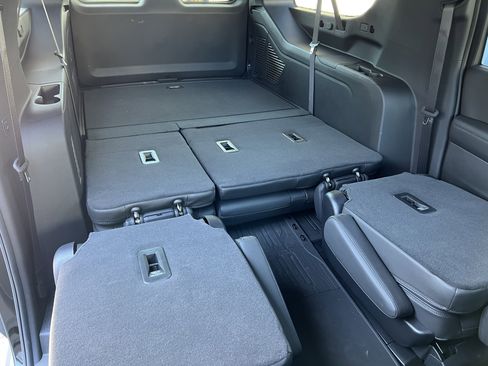 Used 2025 GMC Yukon XL Denali image 25