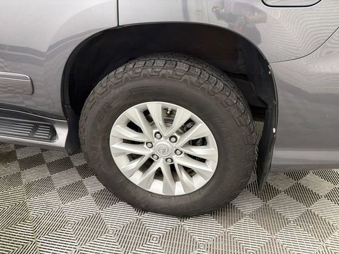 Used 2017 Lexus GX 460 AWD/4WD image 21