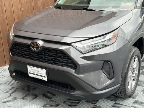 Used 2025 Toyota RAV4 XLE FWD image 19