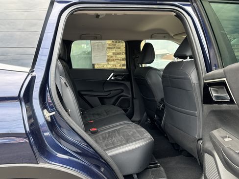 Used 2022 Mitsubishi Outlander SE AWD/4WD image 14