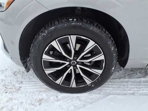 Used 2023 Volvo XC60 B5 Plus image 36
