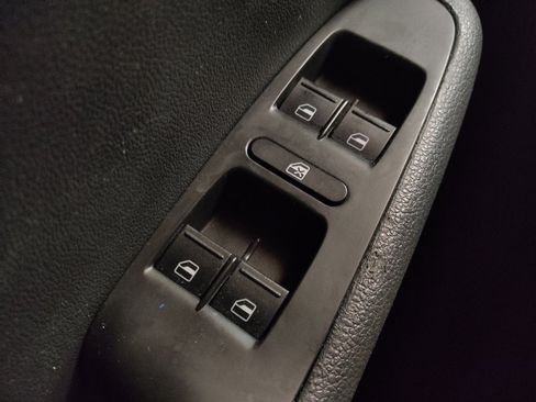 Used 2017 Volkswagen Jetta SE FWD image 27