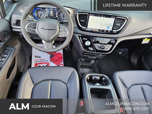 New 2026 Chrysler Pacifica Select FWD image 9