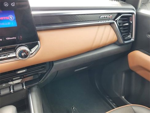 New 2025 GMC Canyon AT4 image 24