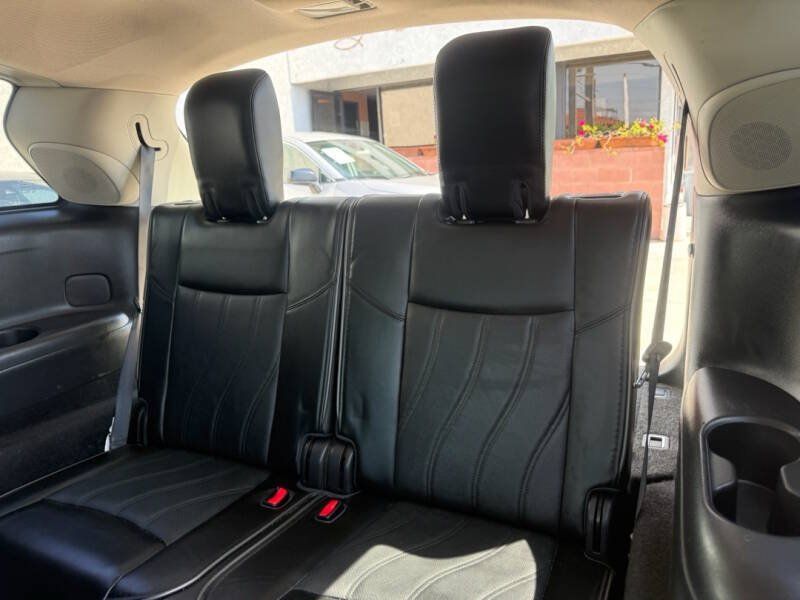 Used 2013 INFINITI JX35 AWD w/ Premium Pkg image 14