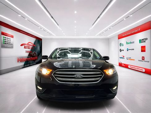 Used 2018 Ford Taurus SEL w/ Equipment Group 201A AWD/4WD image 2