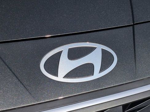 Used 2025 Hyundai Elantra Sport image 12