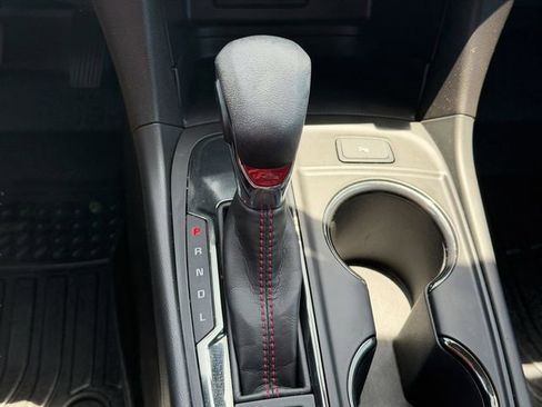 Used 2024 Chevrolet Equinox RS FWD image 28
