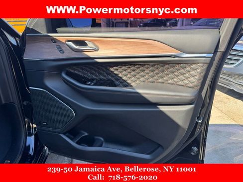 Used 2022 Jeep Grand Cherokee L Summit w/ Advanced Protech Group IV RWD image 29