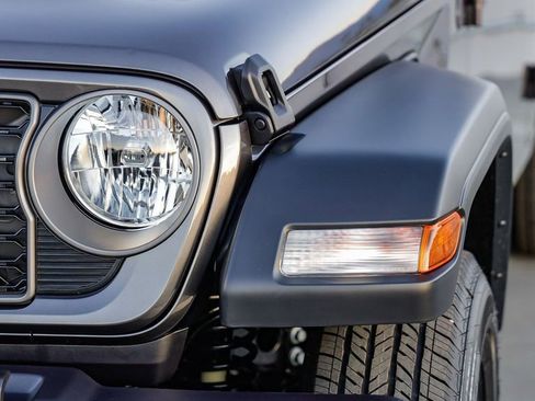 New 2026 Jeep Gladiator Sport image 5