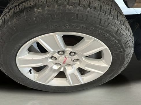 Used 2018 GMC Sierra 1500 SLE w/ Elevation Edition AWD/4WD image 19