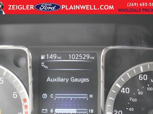 Used 2018 Nissan Titan SL w/ Midnight Edition image 26