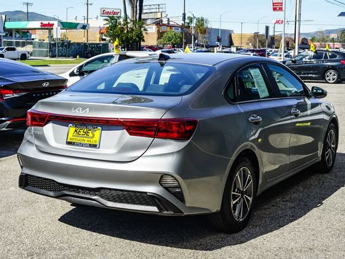Used 2022 Kia Forte LXS image 9